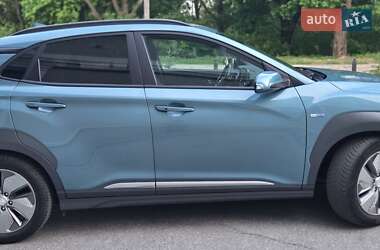 Внедорожник / Кроссовер Hyundai Kona 2019 в 