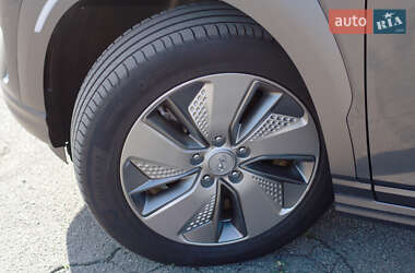 Позашляховик / Кросовер Hyundai Kona 2020 в 