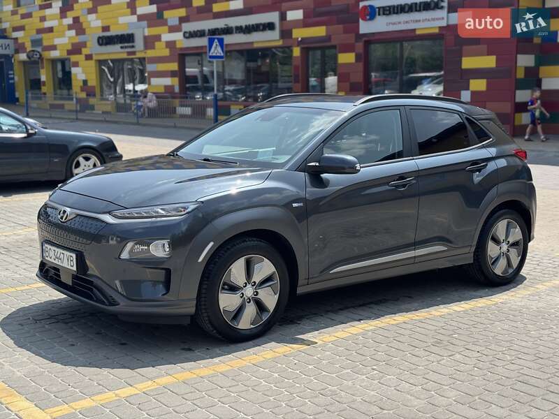 Внедорожник / Кроссовер Hyundai Kona 2018 в 