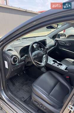 Внедорожник / Кроссовер Hyundai Kona 2018 в 