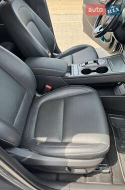 Внедорожник / Кроссовер Hyundai Kona 2018 в 