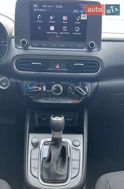 Внедорожник / Кроссовер Hyundai Kona 2022 в 
