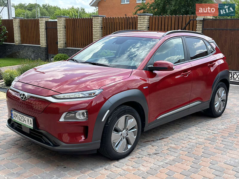 Внедорожник / Кроссовер Hyundai Kona 2021 в 