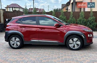 Внедорожник / Кроссовер Hyundai Kona 2021 в 