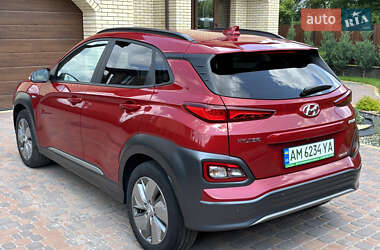 Внедорожник / Кроссовер Hyundai Kona 2021 в 