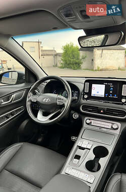 Внедорожник / Кроссовер Hyundai Kona 2020 в 