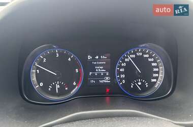 Внедорожник / Кроссовер Hyundai Kona 2017 в 