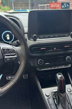 Внедорожник / Кроссовер Hyundai Kona 2021 в 