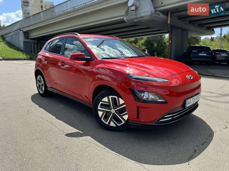 Внедорожник / Кроссовер Hyundai Kona 2022 в Киеве