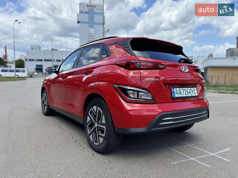 Внедорожник / Кроссовер Hyundai Kona 2022 в Киеве