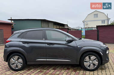 Внедорожник / Кроссовер Hyundai Kona 2020 в 