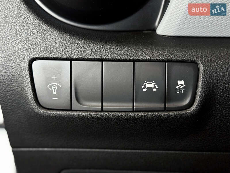 Внедорожник / Кроссовер Hyundai Kona 2020 в Киеве