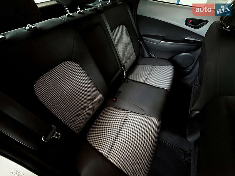 Внедорожник / Кроссовер Hyundai Kona 2020 в Киеве