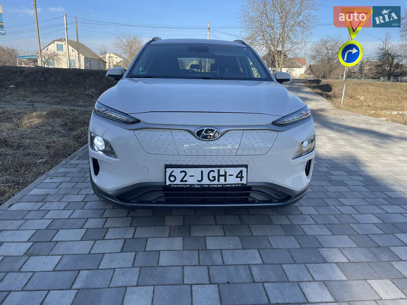 Внедорожник / Кроссовер Hyundai Kona 2019 в Староконстантинове