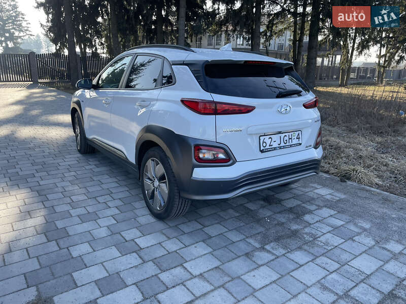 Внедорожник / Кроссовер Hyundai Kona 2019 в Староконстантинове