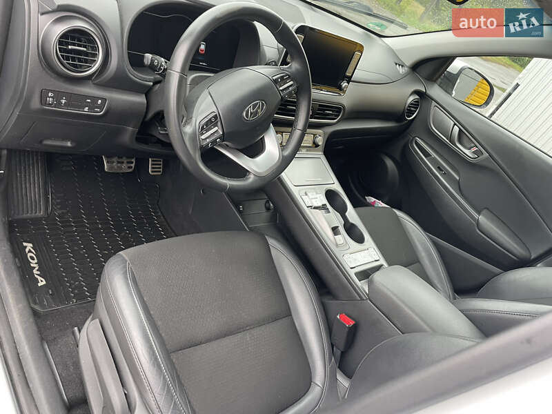 Внедорожник / Кроссовер Hyundai Kona 2019 в Староконстантинове