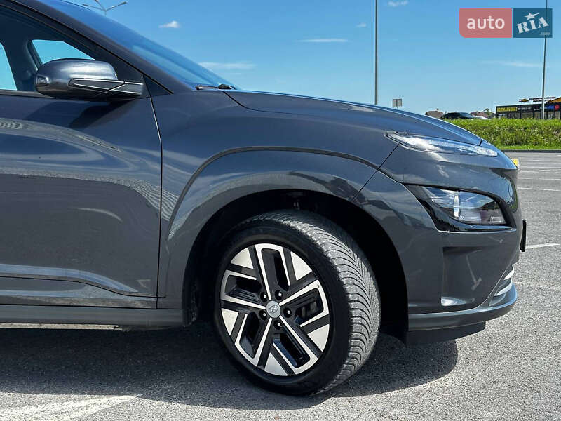 Внедорожник / Кроссовер Hyundai Kona 2022 в Львове