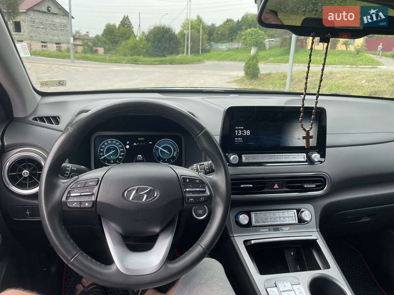 Внедорожник / Кроссовер Hyundai Kona 2023 в Николаеве