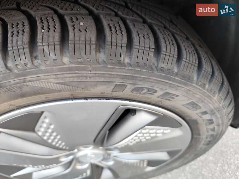 Позашляховик / Кросовер Hyundai Kona 2019 в Києві