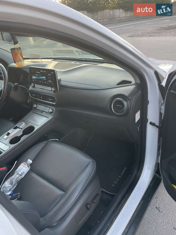 Внедорожник / Кроссовер Hyundai Kona 2020 в Тернополе