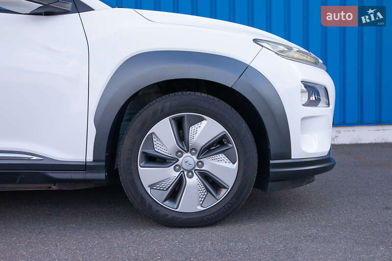 Внедорожник / Кроссовер Hyundai Kona 2019 в Киеве