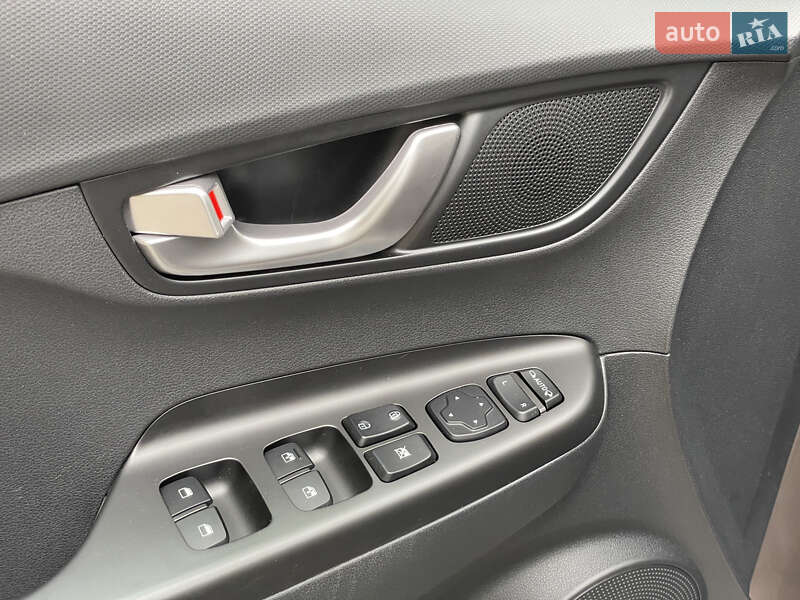 Внедорожник / Кроссовер Hyundai Kona 2021 в Тернополе