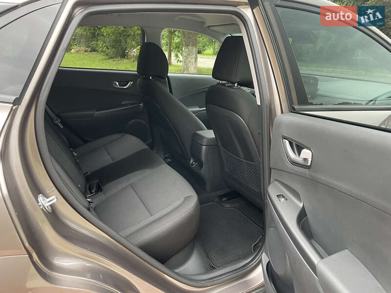 Внедорожник / Кроссовер Hyundai Kona 2021 в Тернополе