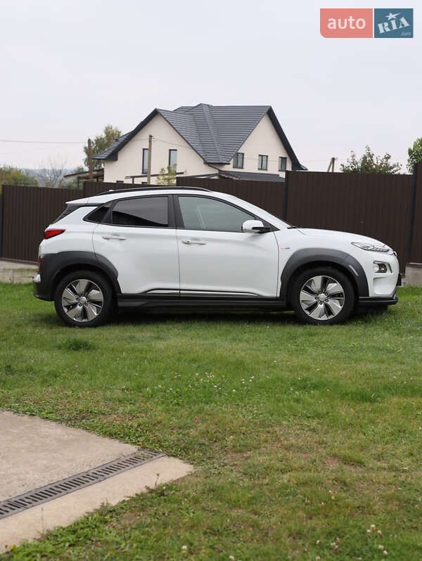 Внедорожник / Кроссовер Hyundai Kona 2020 в Тернополе