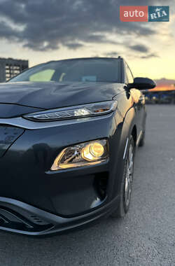 Внедорожник / Кроссовер Hyundai Kona 2020 в 