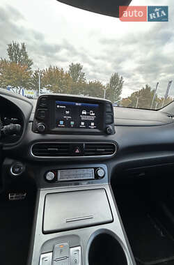 Внедорожник / Кроссовер Hyundai Kona 2020 в 