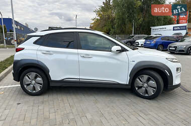 Внедорожник / Кроссовер Hyundai Kona 2020 в 