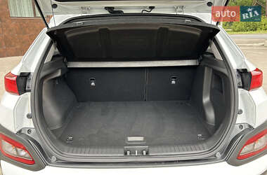 Внедорожник / Кроссовер Hyundai Kona 2020 в 