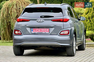 Внедорожник / Кроссовер Hyundai Kona 2020 в 