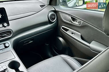 Внедорожник / Кроссовер Hyundai Kona 2020 в 