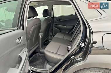 Внедорожник / Кроссовер Hyundai Kona 2021 в 