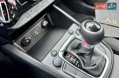 Внедорожник / Кроссовер Hyundai Kona 2021 в 