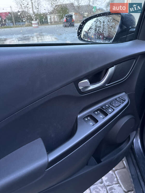 Внедорожник / Кроссовер Hyundai Kona 2023 в Хмельницком