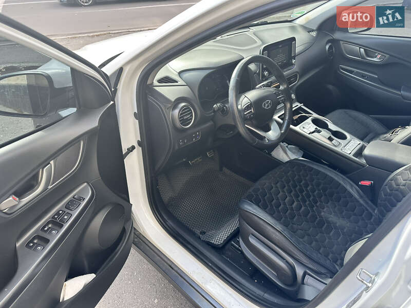 Внедорожник / Кроссовер Hyundai Kona 2018 в Хмельницком