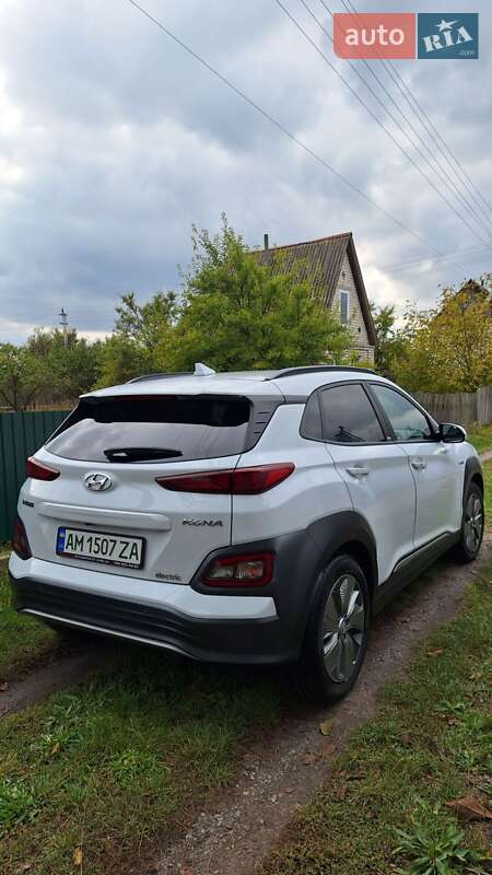 Внедорожник / Кроссовер Hyundai Kona 2020 в Радомышле