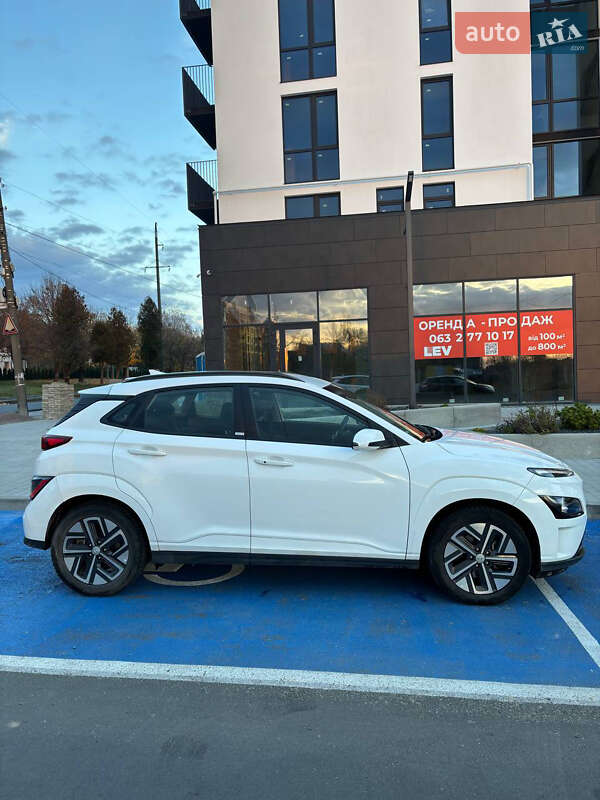 Внедорожник / Кроссовер Hyundai Kona 2022 в Львове