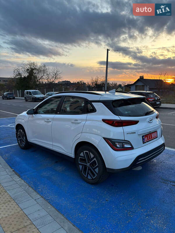 Внедорожник / Кроссовер Hyundai Kona 2022 в Львове