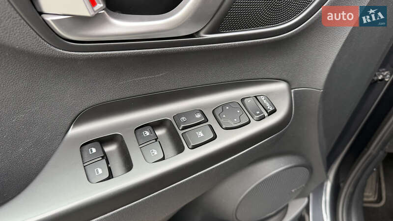 Внедорожник / Кроссовер Hyundai Kona 2021 в Киеве