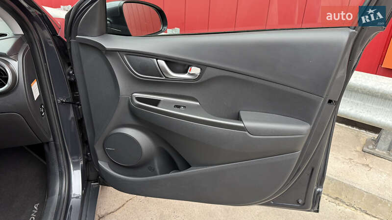 Внедорожник / Кроссовер Hyundai Kona 2021 в Киеве