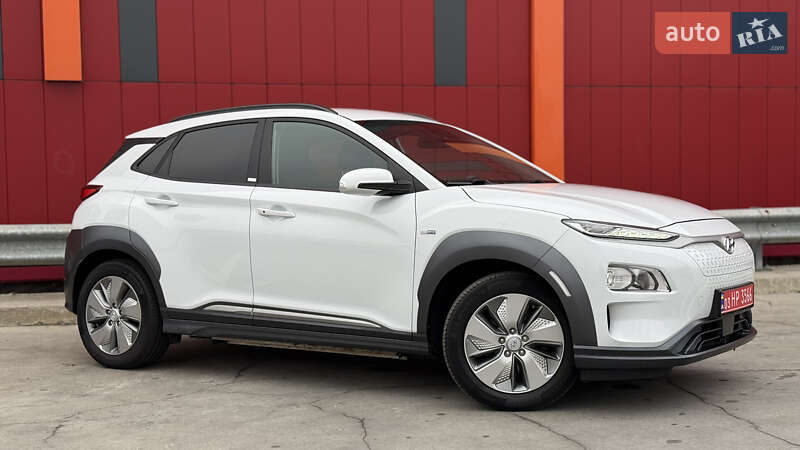 Внедорожник / Кроссовер Hyundai Kona 2020 в Киеве