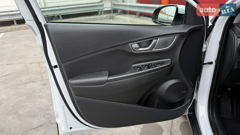 Внедорожник / Кроссовер Hyundai Kona 2020 в Киеве