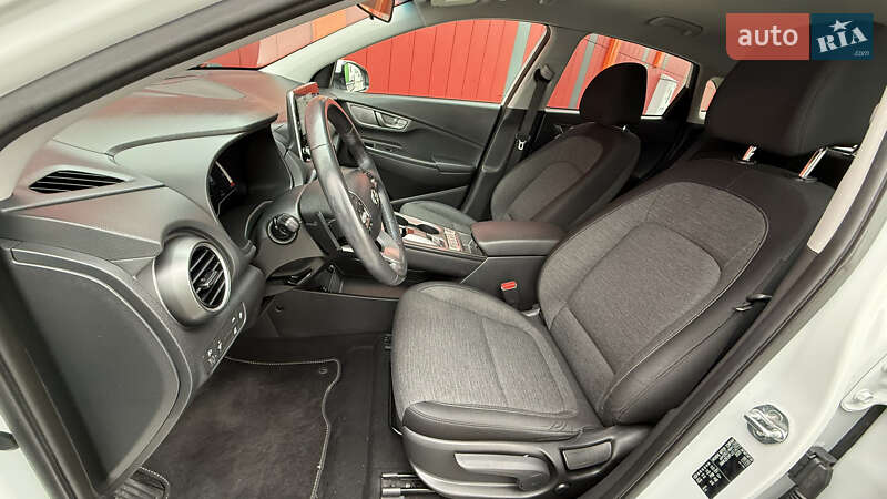 Внедорожник / Кроссовер Hyundai Kona 2020 в Киеве