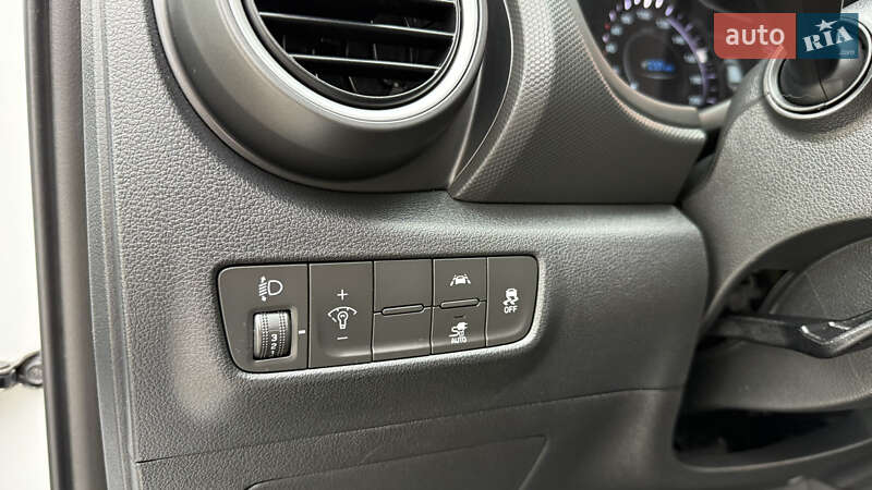 Внедорожник / Кроссовер Hyundai Kona 2020 в Киеве