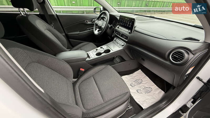 Внедорожник / Кроссовер Hyundai Kona 2020 в Киеве