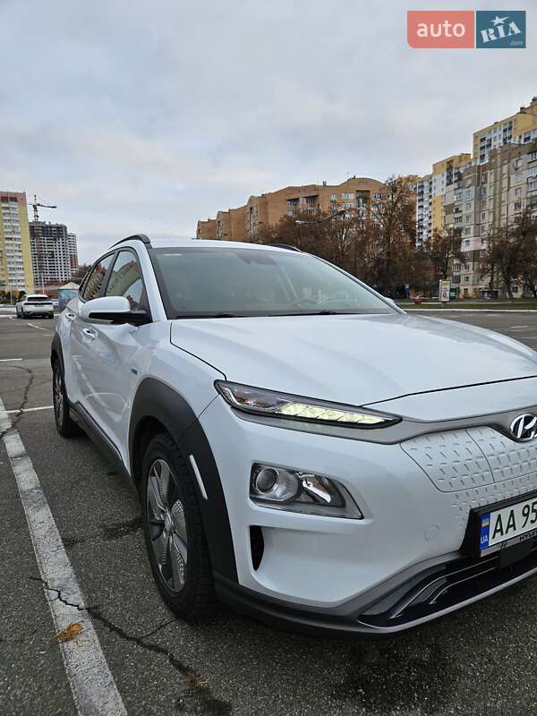Внедорожник / Кроссовер Hyundai Kona 2018 в Броварах