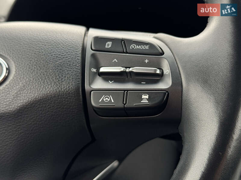 Внедорожник / Кроссовер Hyundai Kona 2022 в Киеве